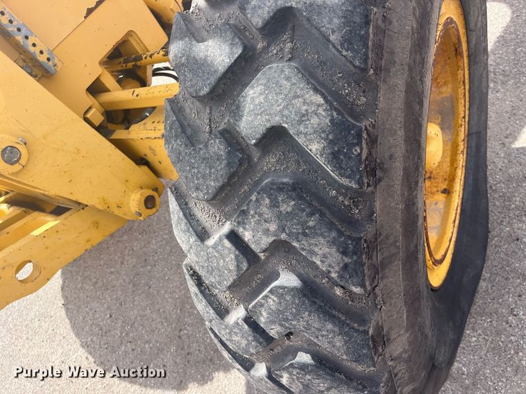 image for item DG5427 2001 John Deere 770CH  motor grader