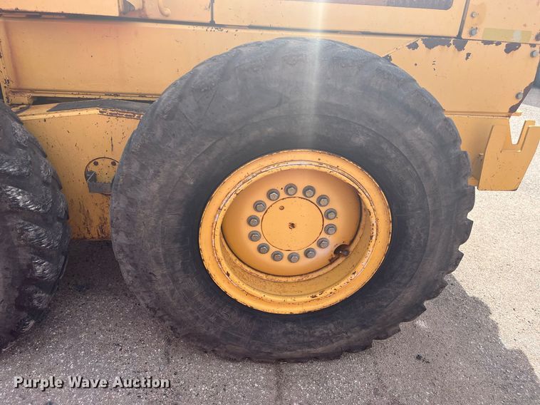 image for item DG5427 2001 John Deere 770CH  motor grader