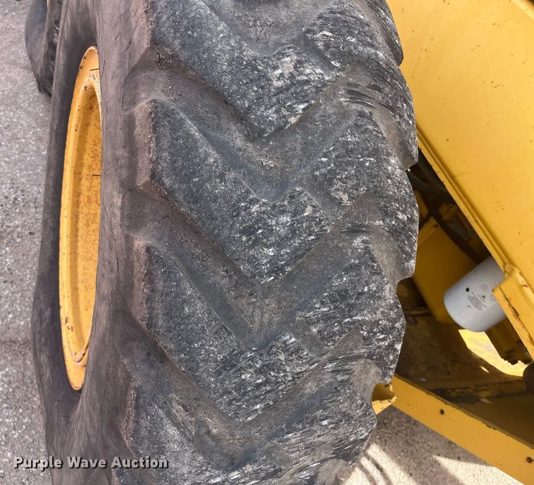 image for item DG5427 2001 John Deere 770CH  motor grader