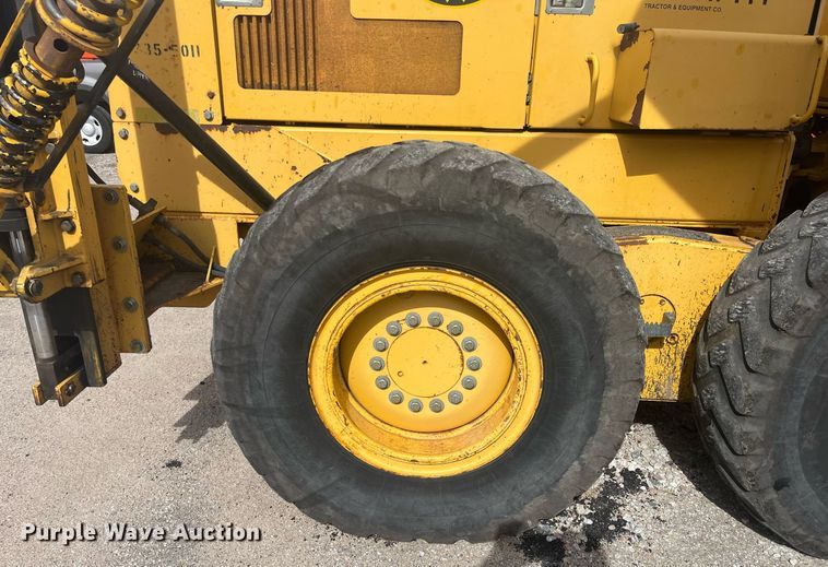 image for item DG5427 2001 John Deere 770CH  motor grader