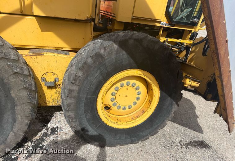 image for item DG5427 2001 John Deere 770CH  motor grader