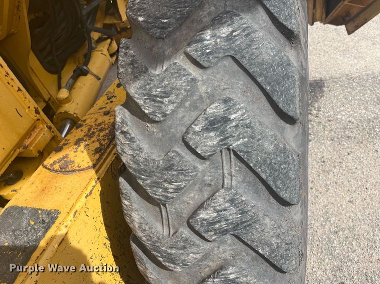 image for item DG5427 2001 John Deere 770CH  motor grader