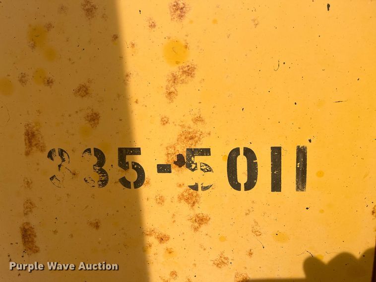 image for item DG5427 2001 John Deere 770CH  motor grader