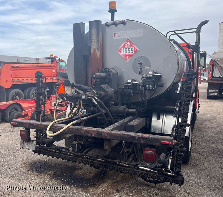 image for item DG5428 2002 Freightliner FL60  oil distributor truck