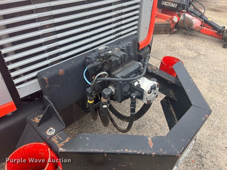 image for item DG5428 2002 Freightliner FL60  oil distributor truck