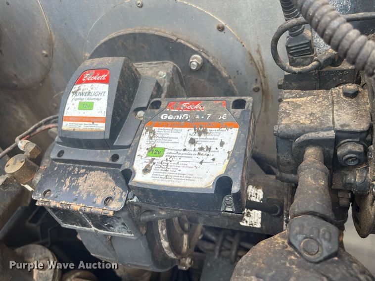 image for item DG5428 2002 Freightliner FL60  oil distributor truck