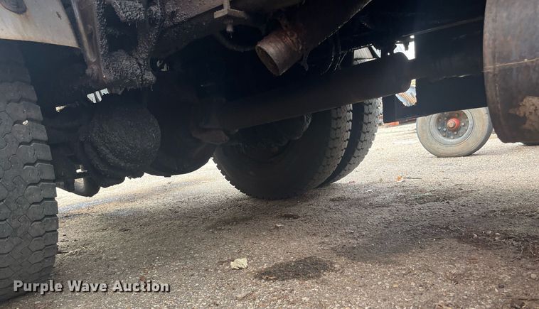 image for item DG5428 2002 Freightliner FL60  oil distributor truck