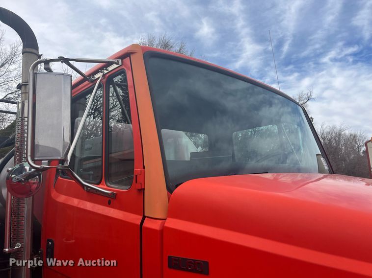 image for item DG5428 2002 Freightliner FL60  oil distributor truck