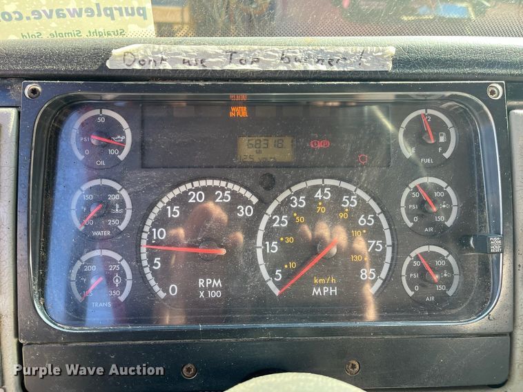 image for item DG5428 2002 Freightliner FL60  oil distributor truck