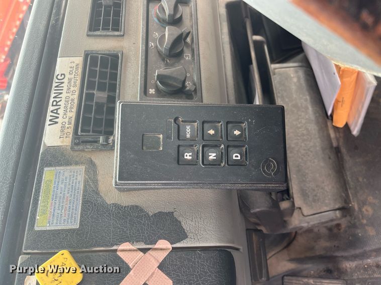 image for item DG5428 2002 Freightliner FL60  oil distributor truck