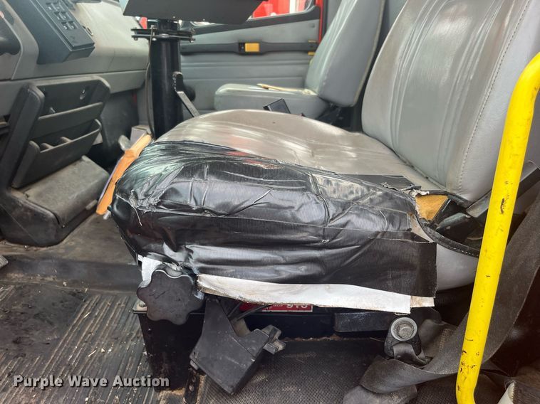 image for item DG5428 2002 Freightliner FL60  oil distributor truck