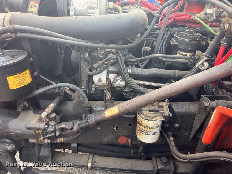 image for item DG5428 2002 Freightliner FL60  oil distributor truck