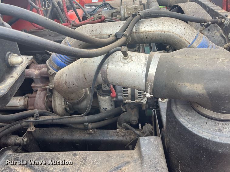 image for item DG5428 2002 Freightliner FL60  oil distributor truck