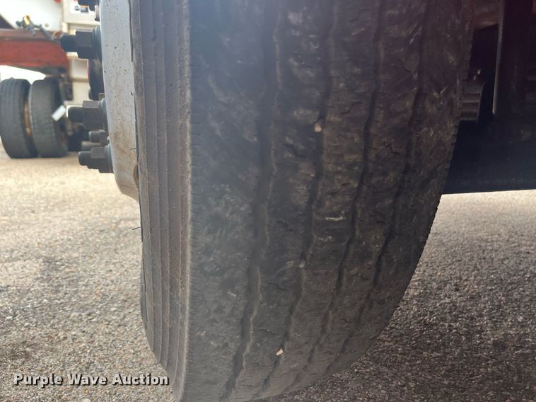 image for item DG5428 2002 Freightliner FL60  oil distributor truck