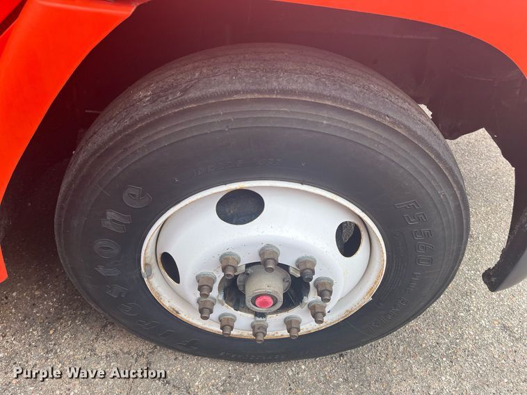 image for item DG5428 2002 Freightliner FL60  oil distributor truck