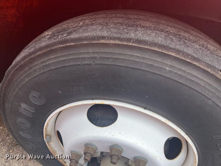 image for item DG5428 2002 Freightliner FL60  oil distributor truck