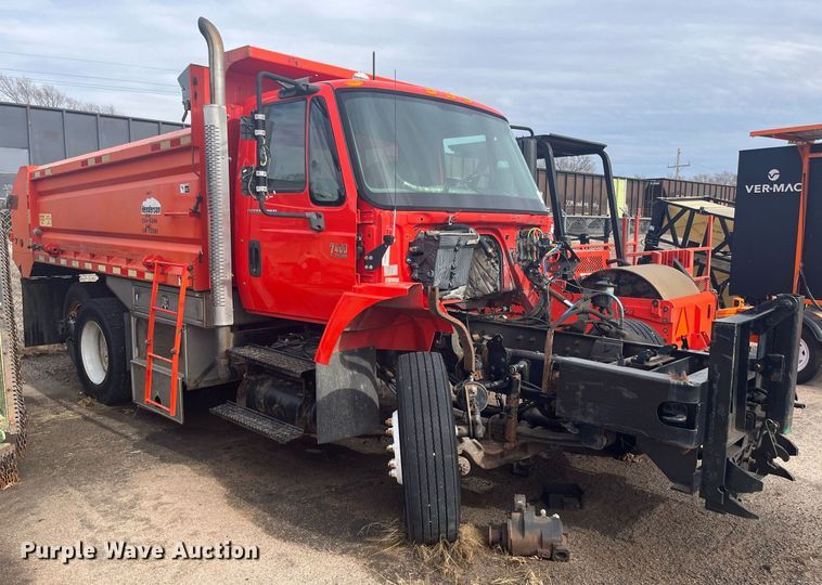 image for item DG5429 2007 International 7400  dump truck