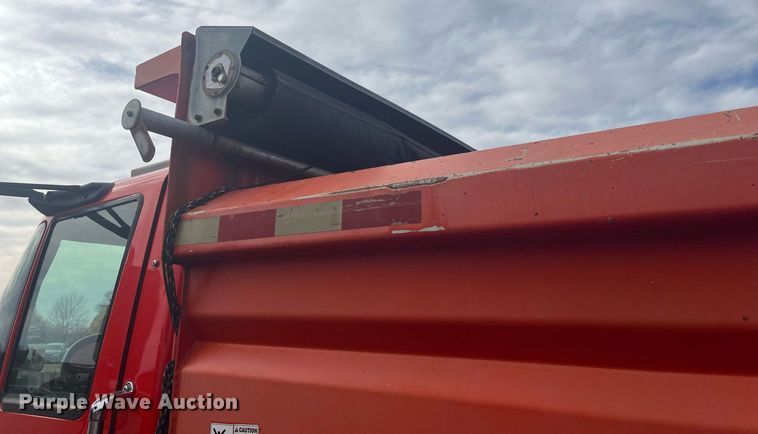 image for item DG5429 2007 International 7400  dump truck