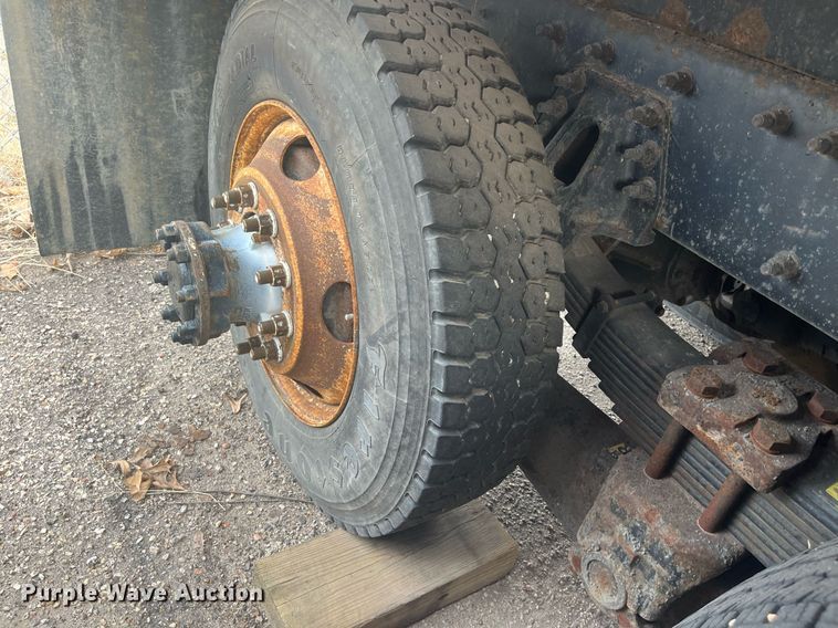 image for item DG5429 2007 International 7400  dump truck