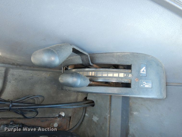 image for item DK7528 2006 New Holland TS110A  tractor