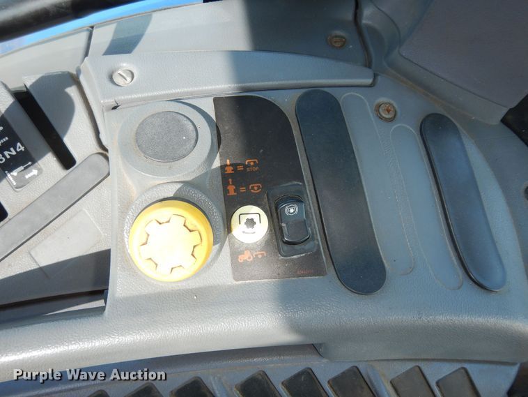 image for item DK7528 2006 New Holland TS110A  tractor