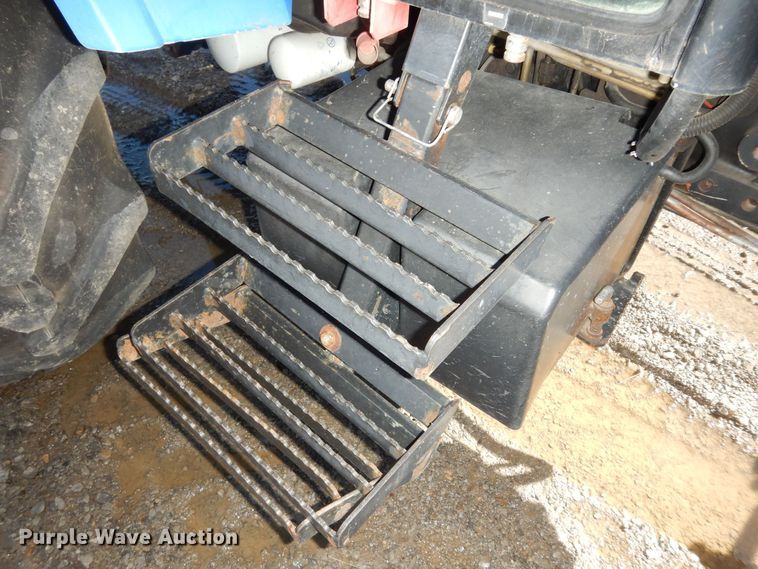 image for item DK7530 2003 New Holland TS100  tractor