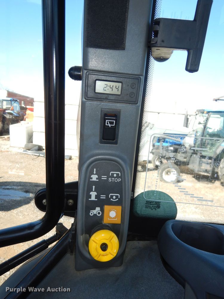 image for item DK7530 2003 New Holland TS100  tractor