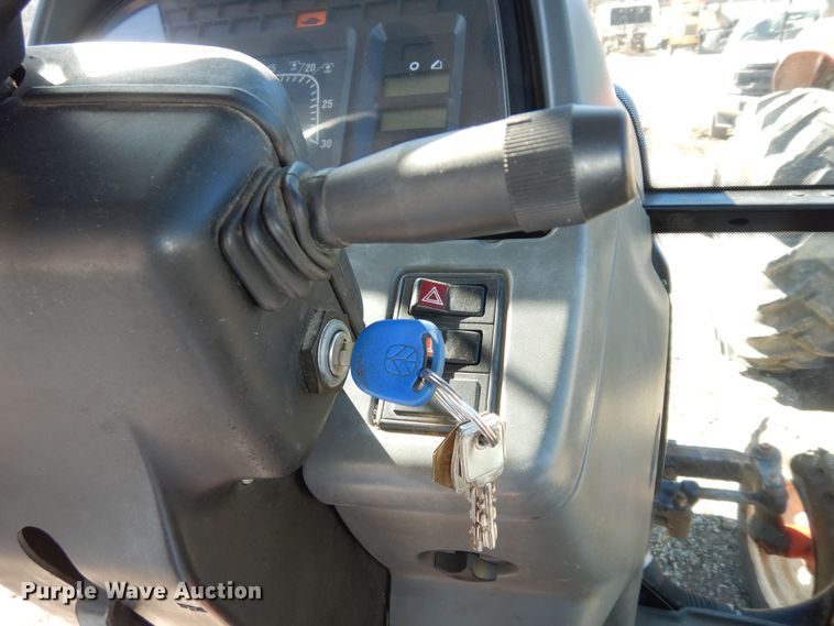 image for item DK7530 2003 New Holland TS100  tractor