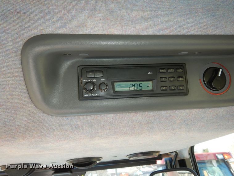 image for item DK7530 2003 New Holland TS100  tractor