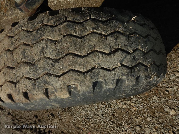 image for item DK7530 2003 New Holland TS100  tractor