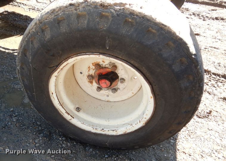 image for item DK7530 2003 New Holland TS100  tractor