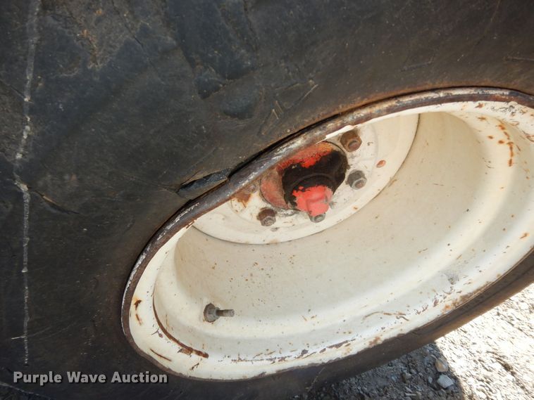 image for item DK7530 2003 New Holland TS100  tractor