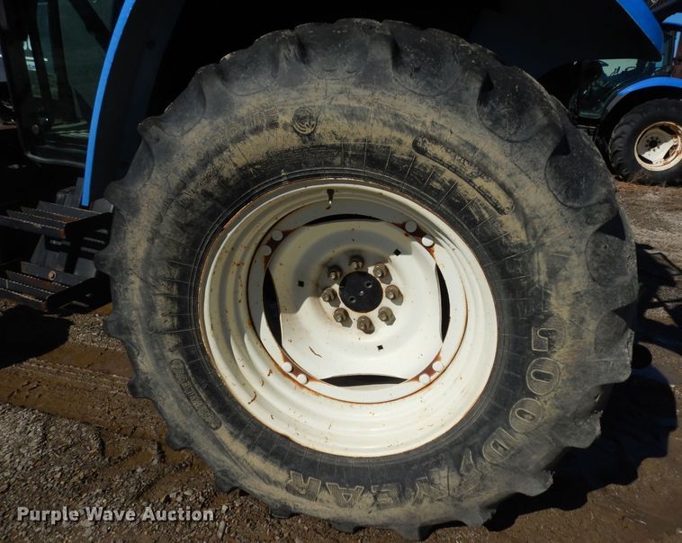 image for item DK7530 2003 New Holland TS100  tractor