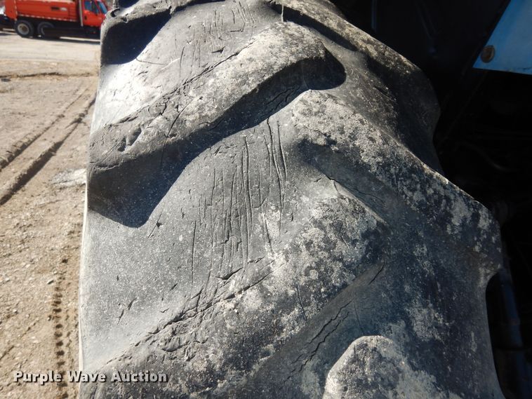 image for item DK7530 2003 New Holland TS100  tractor