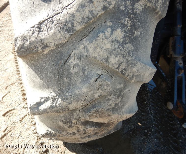 image for item DK7530 2003 New Holland TS100  tractor