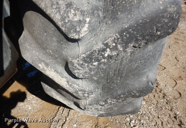 image for item DK7530 2003 New Holland TS100  tractor