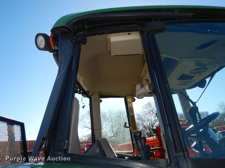 image for item DK7600 2005 John Deere 6415  tractor