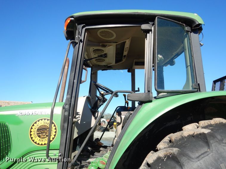 image for item DK7600 2005 John Deere 6415  tractor