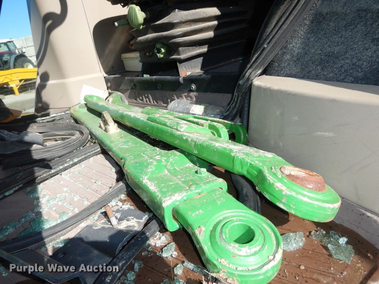 image for item DK7600 2005 John Deere 6415  tractor