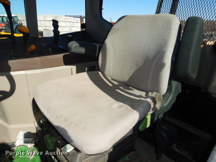 image for item DK7600 2005 John Deere 6415  tractor