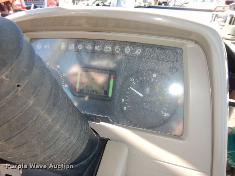 image for item DK7600 2005 John Deere 6415  tractor