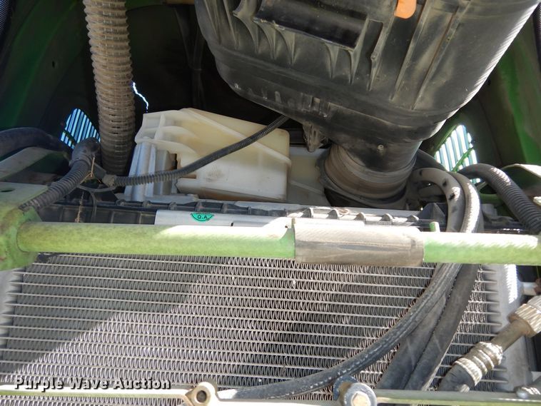 image for item DK7600 2005 John Deere 6415  tractor