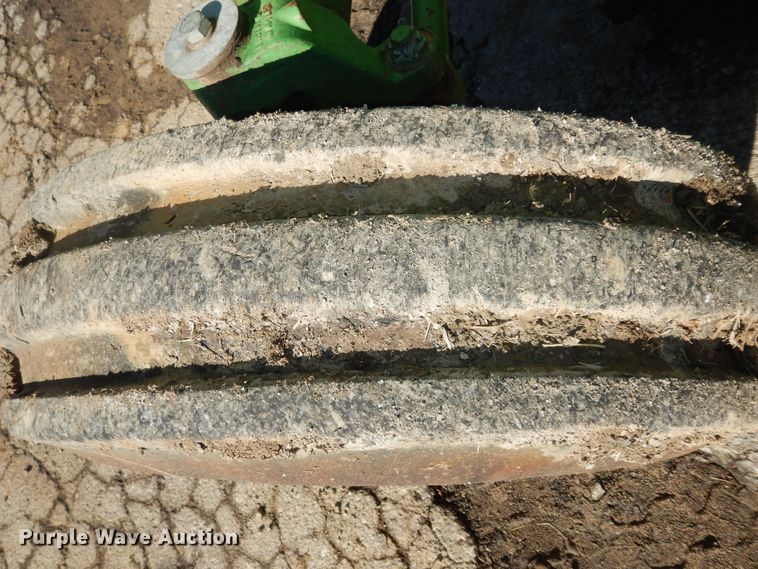 image for item DK7600 2005 John Deere 6415  tractor