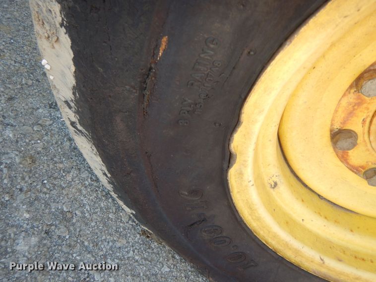 image for item DK7600 2005 John Deere 6415  tractor