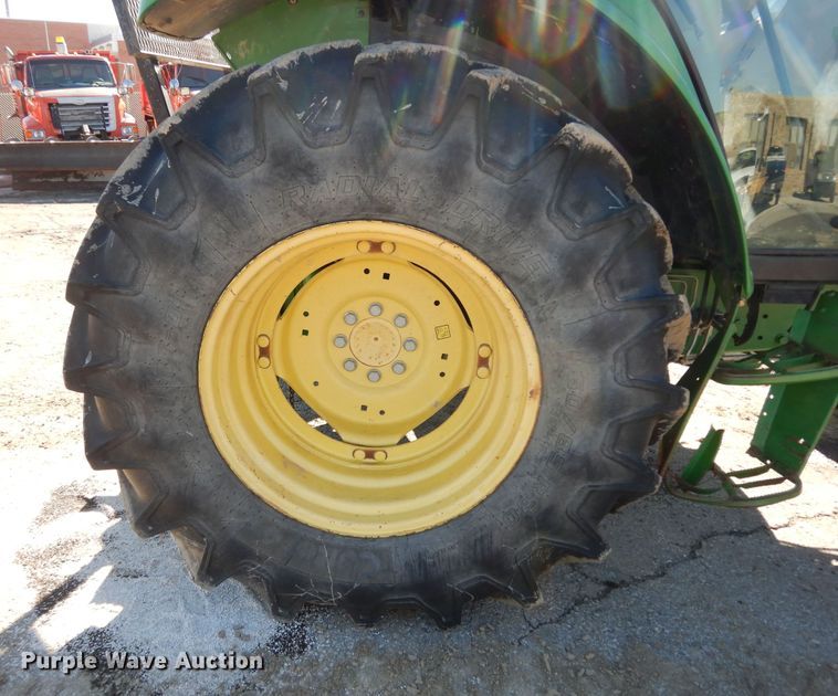 image for item DK7600 2005 John Deere 6415  tractor
