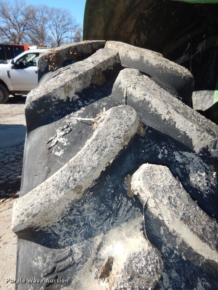 image for item DK7600 2005 John Deere 6415  tractor