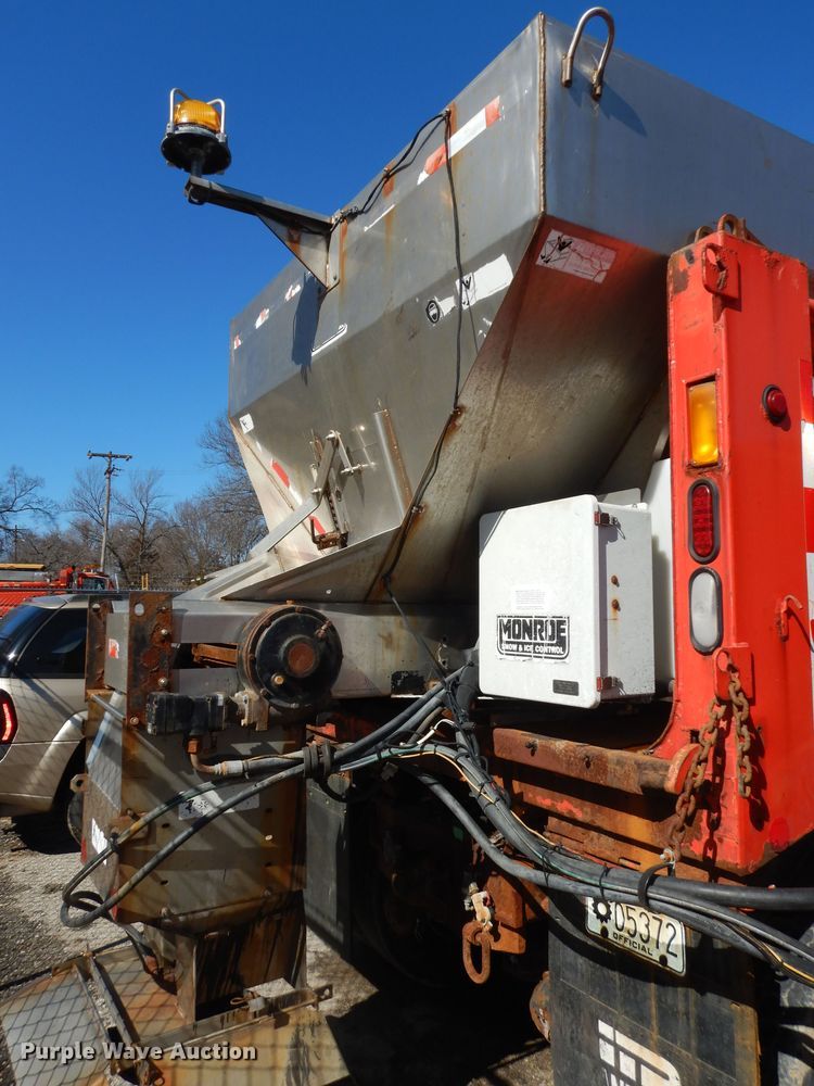 image for item DK7627 2003 International 7500  dump truck