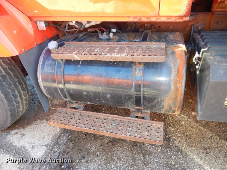 image for item DK7627 2003 International 7500  dump truck