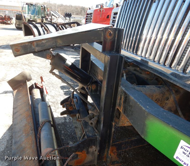 image for item DK7627 2003 International 7500  dump truck