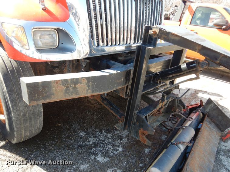 image for item DK7627 2003 International 7500  dump truck